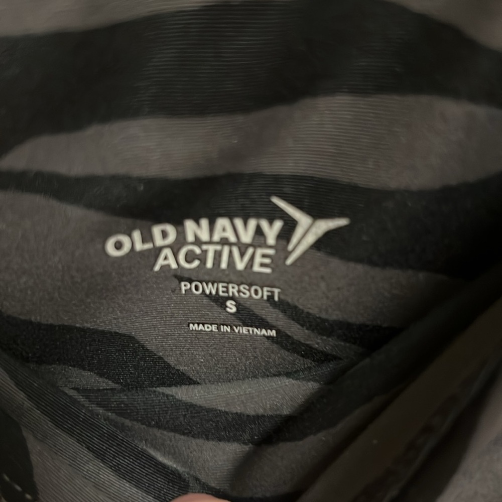 Old navy active zebra print joggers
Size Small - Picture 3 of 3
